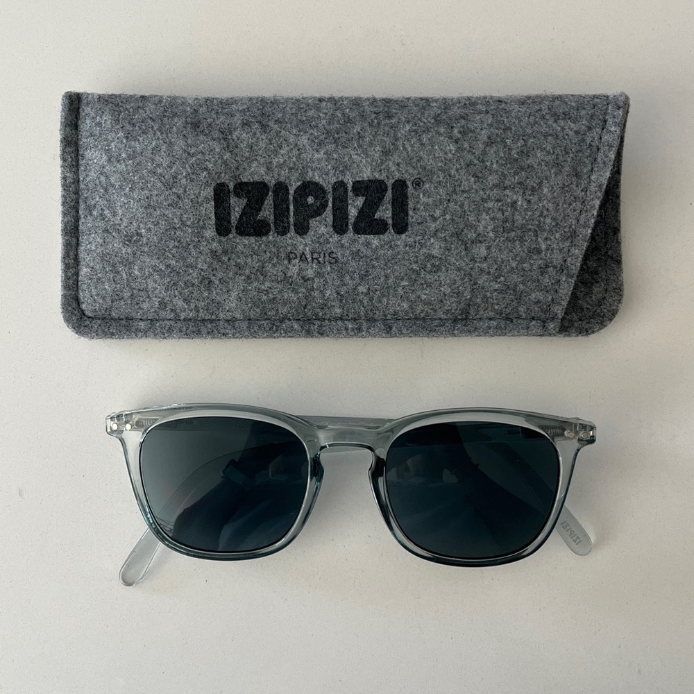 Frozen Blue #E Sunglasses by Izipizi